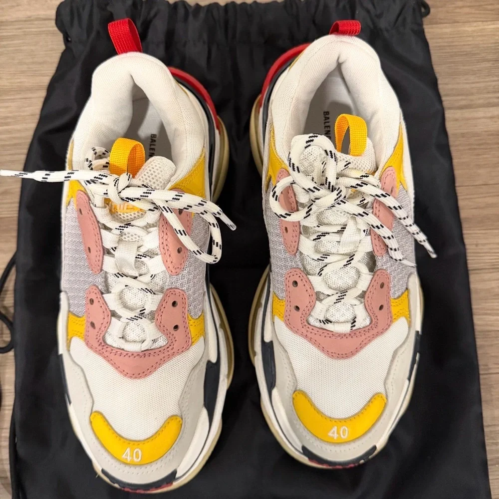 Balenciaga Triple S sneakers - Picture 7 of 10
